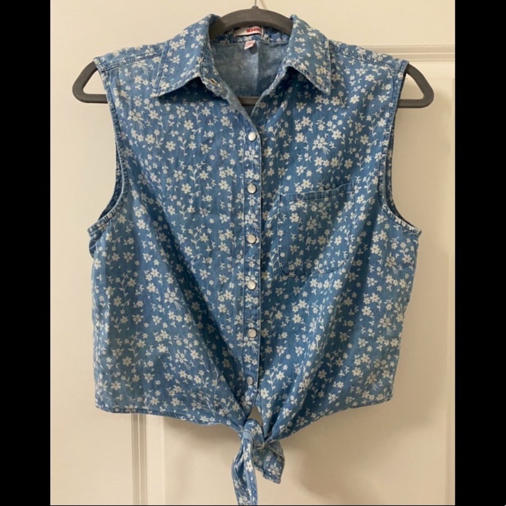 BONGO tie-front sleeveless floral shirt